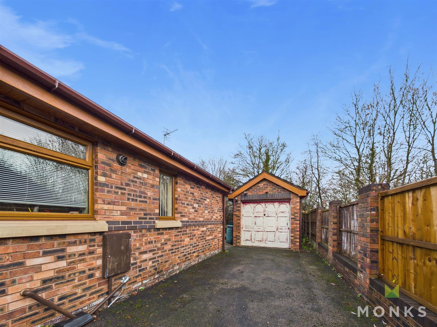 2 Rhyd Galed, Oswestry, SY11 3NY For Sale